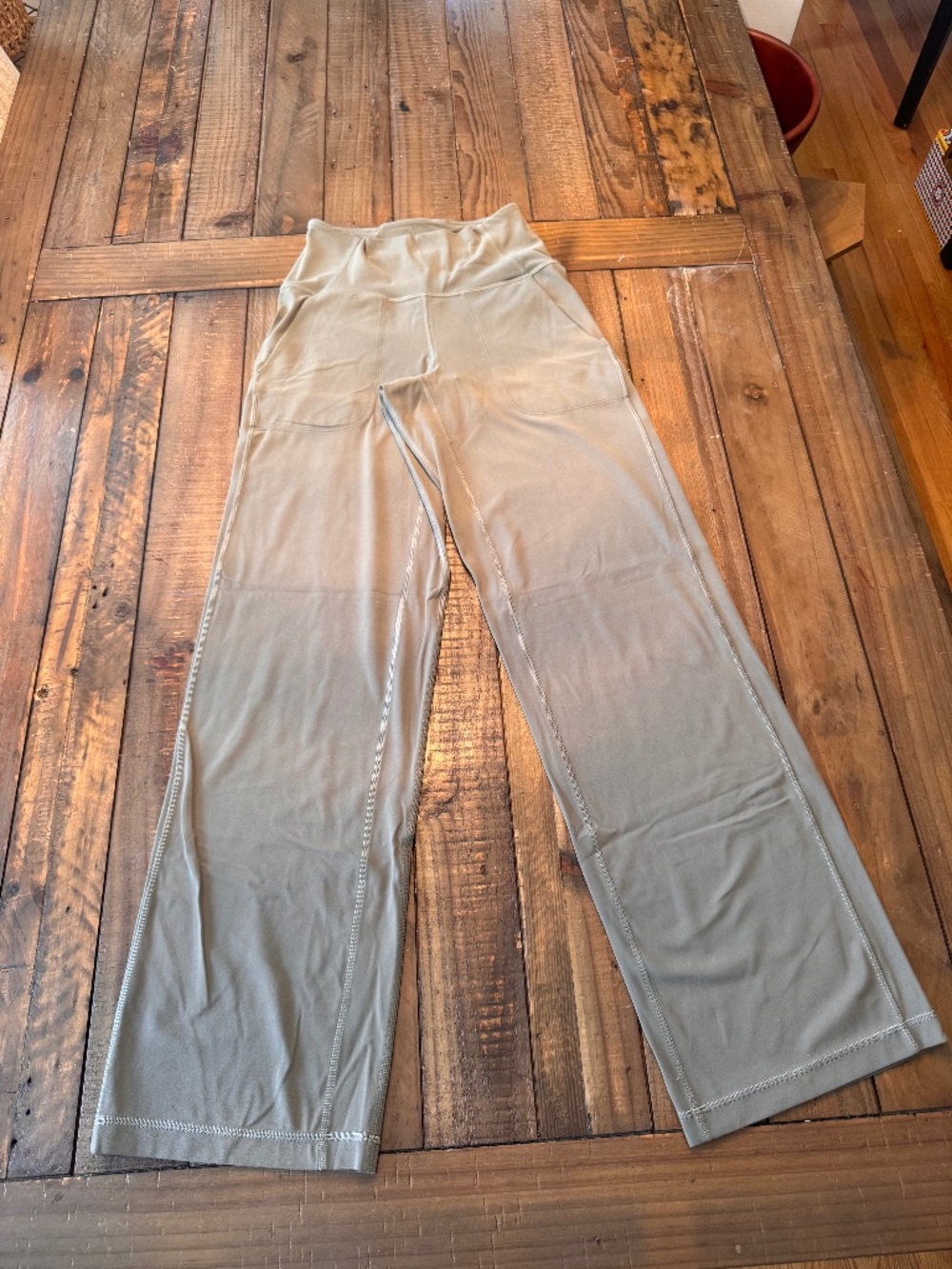 Lululemon Align High-Rise Wide-Leg Pant. Size 4. Grey Sage